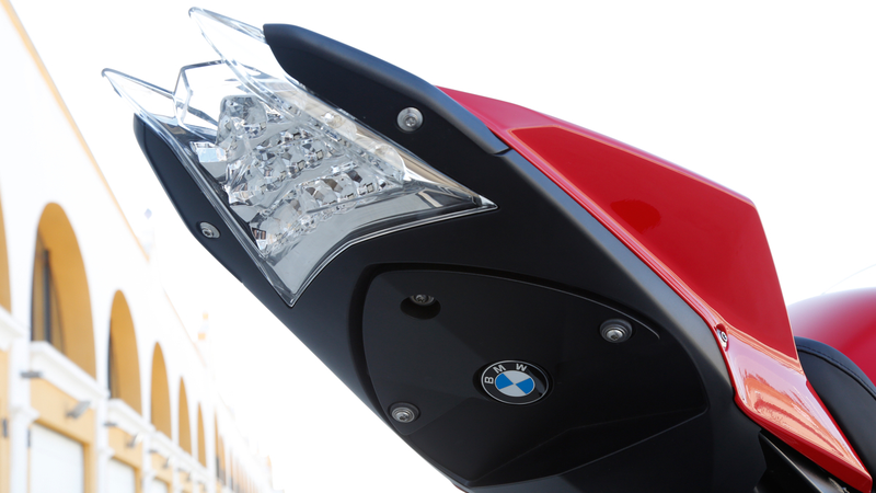 Illustration for article titled New BMW S1000RR Has Launch Control And Lean Angle Display, Still Ugly